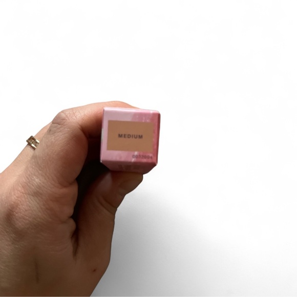 NEW! Mally Beauty Ultimate Performance Precision Concealer - Medium - Picture 3 of 5